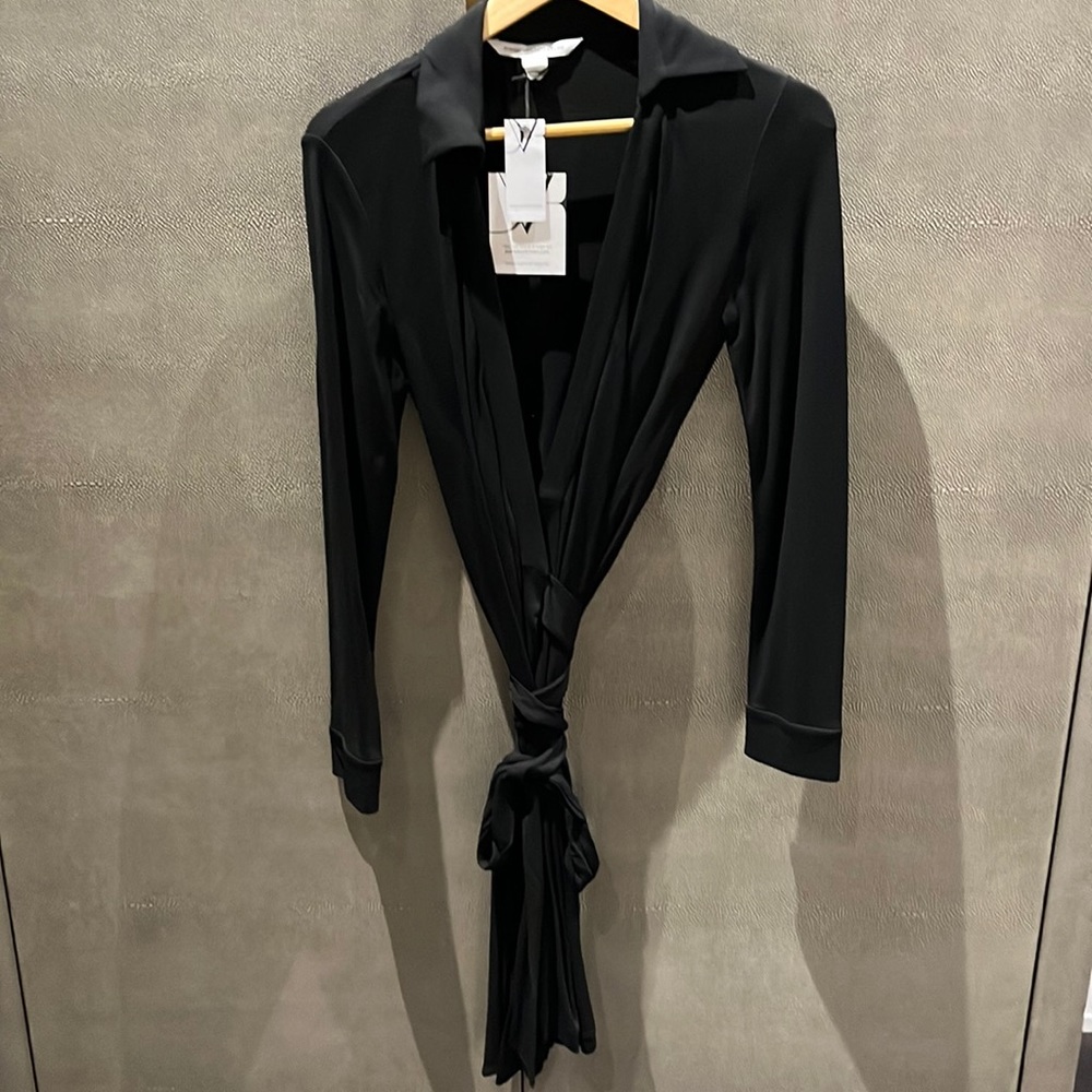 BNWT DVF black wrap dress